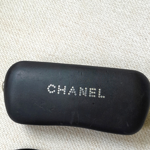 Chanel Stunning Sunglasses! - Picture 14 of 16